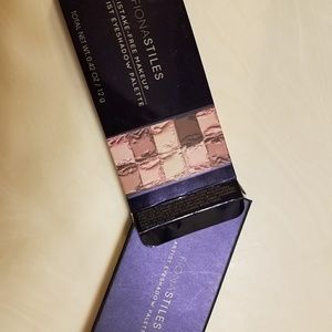 Fiona Stiles Artist Eyeshadow Palette